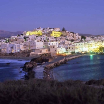 Chora (Naxos). Night scene. Naxos island. Cyclades. Greece. George Detsis. 09/2004.