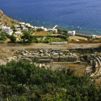 Milos - Το αρχαίο-ρωμαϊκό θέατρο