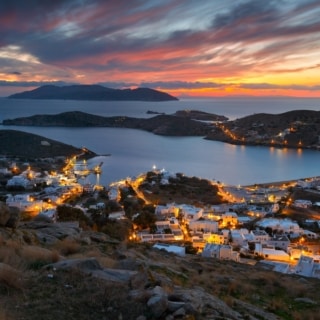 Sikinos_Harbour_at_night
